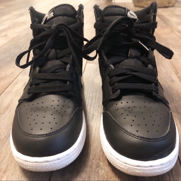 ⚫️⚪️ Jordan 1 - Cyber Monday | Size: 6 - Picture 6 of 8